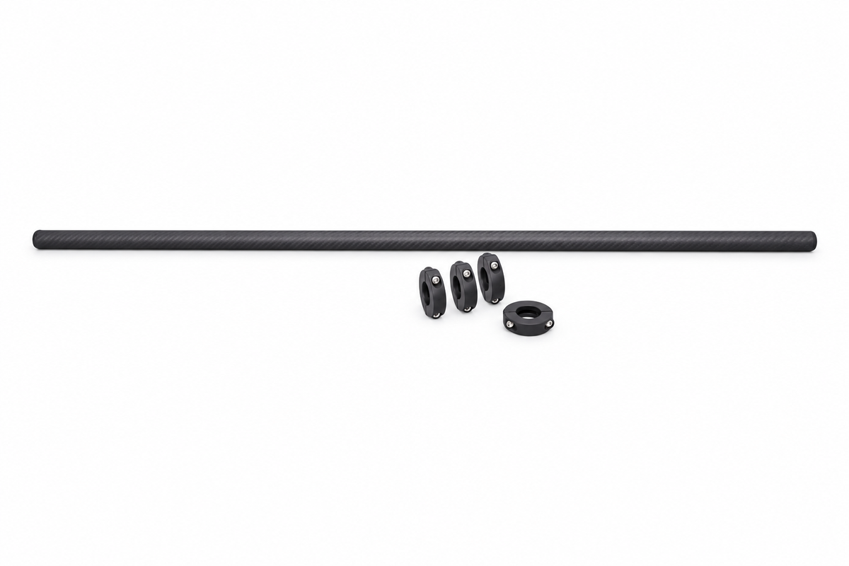 Bellyboot Transportachse aus Carbon 1000mm (25mm Ø) 4x Stellringe (Rohrschellen) – Schwarz, weißer Hintergrund